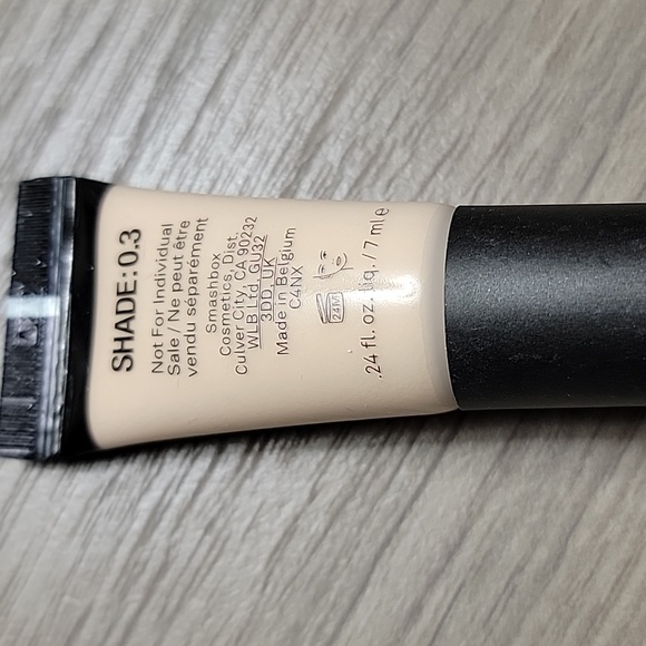 Smashbox Studio Skin 24 Hor Wear Foundation - Picture 3 of 4